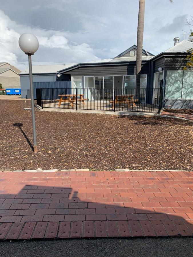 Unit 9 Bellevue Apartment Lakes Entrance Bagian luar foto